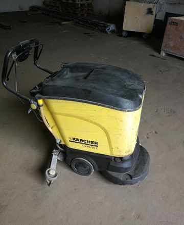 Продам Поломоечную машину Karcher BD 4025 C