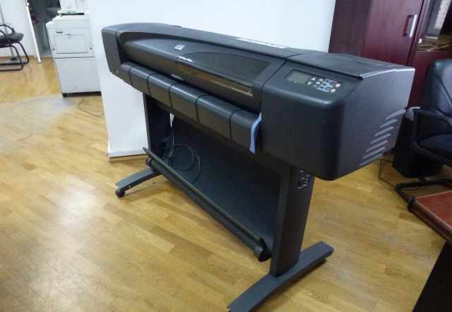 Широкоформатный плоттер HP designjet 800