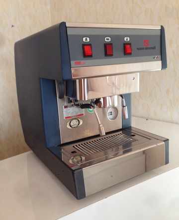 Кофемашина Nuova Simonelli mac 2000