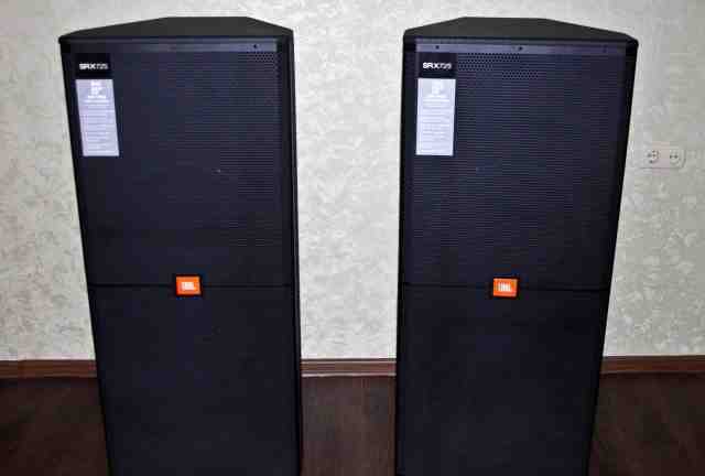 JBL srx 725