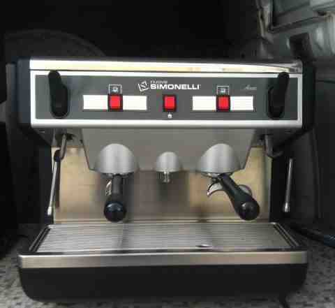  кофемашина Nuova simonelli Appia Compact