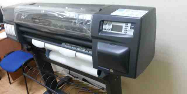 Широкоформатнный плоттер HP DesignJet 1050c plus