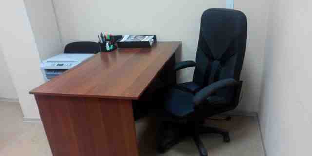 Мебель в офис 2 стола, шкаф, тумба, 2 кресла, 4 с