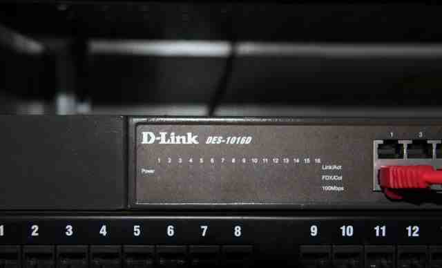 D-link des-1016D