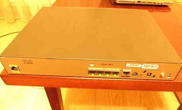 Роутер Cisco 881