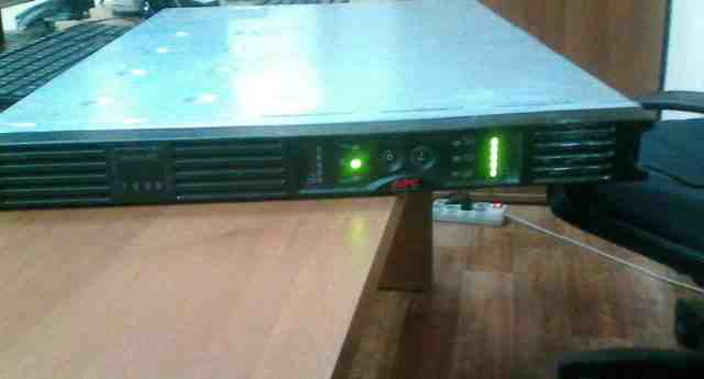 APC Smart UPS 1000 /USB