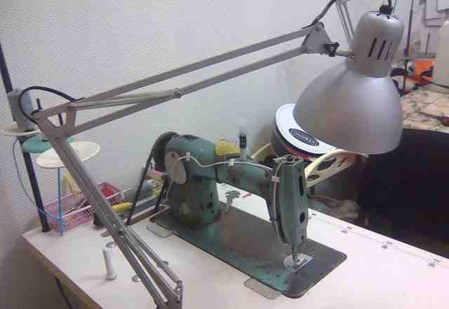 Промышленная швейная машина 22кл+ стол и двигатель
