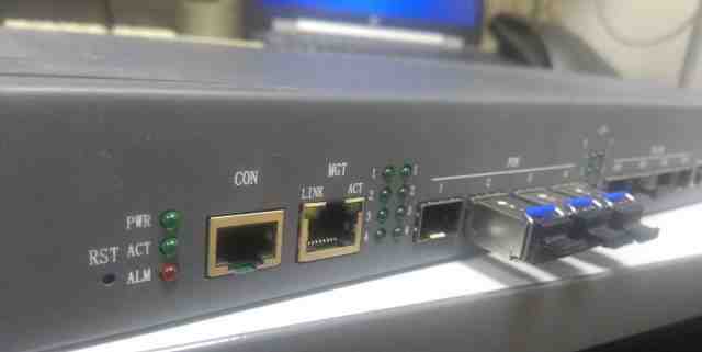 Устройство головное для подключения gpon на 4 sfp