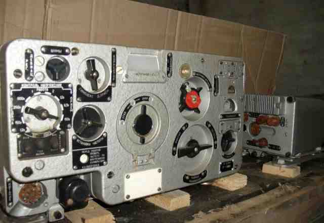  радиостанцию Р-123М