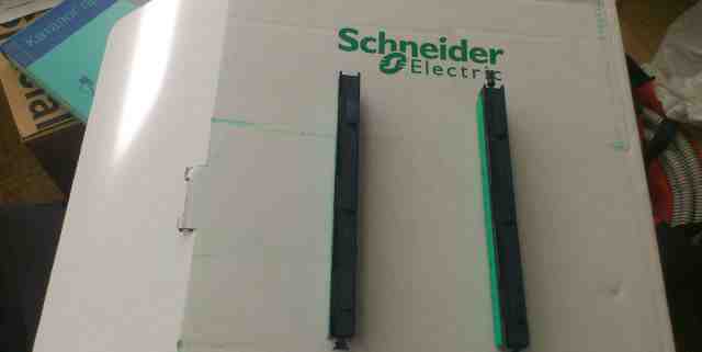 Шинка заземления Schneider Electric