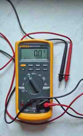 Мультиметр Fluke 83 v