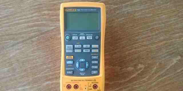 Калибратор Fluke 726